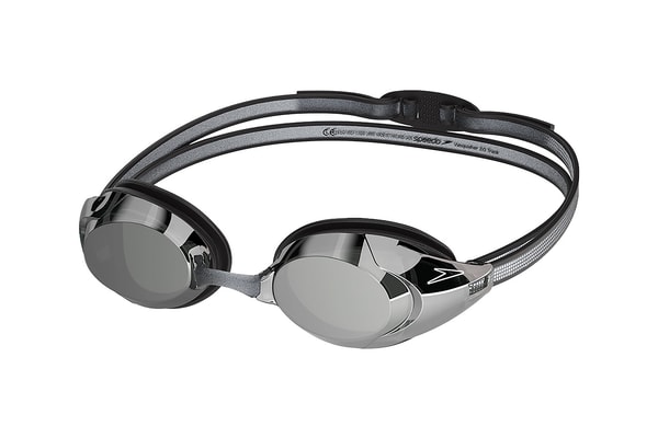 Speedo iQ smart module attached to Vanquisher 3.0 swim goggles tracking performance data