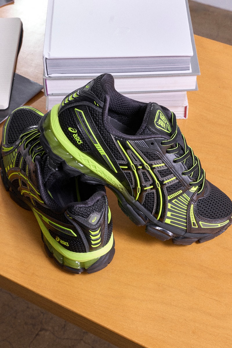 Albino Preto atmos ASICS GEL-Kayano 12 black white safety yellow 1203B227 100 1203B227 001 Release Info