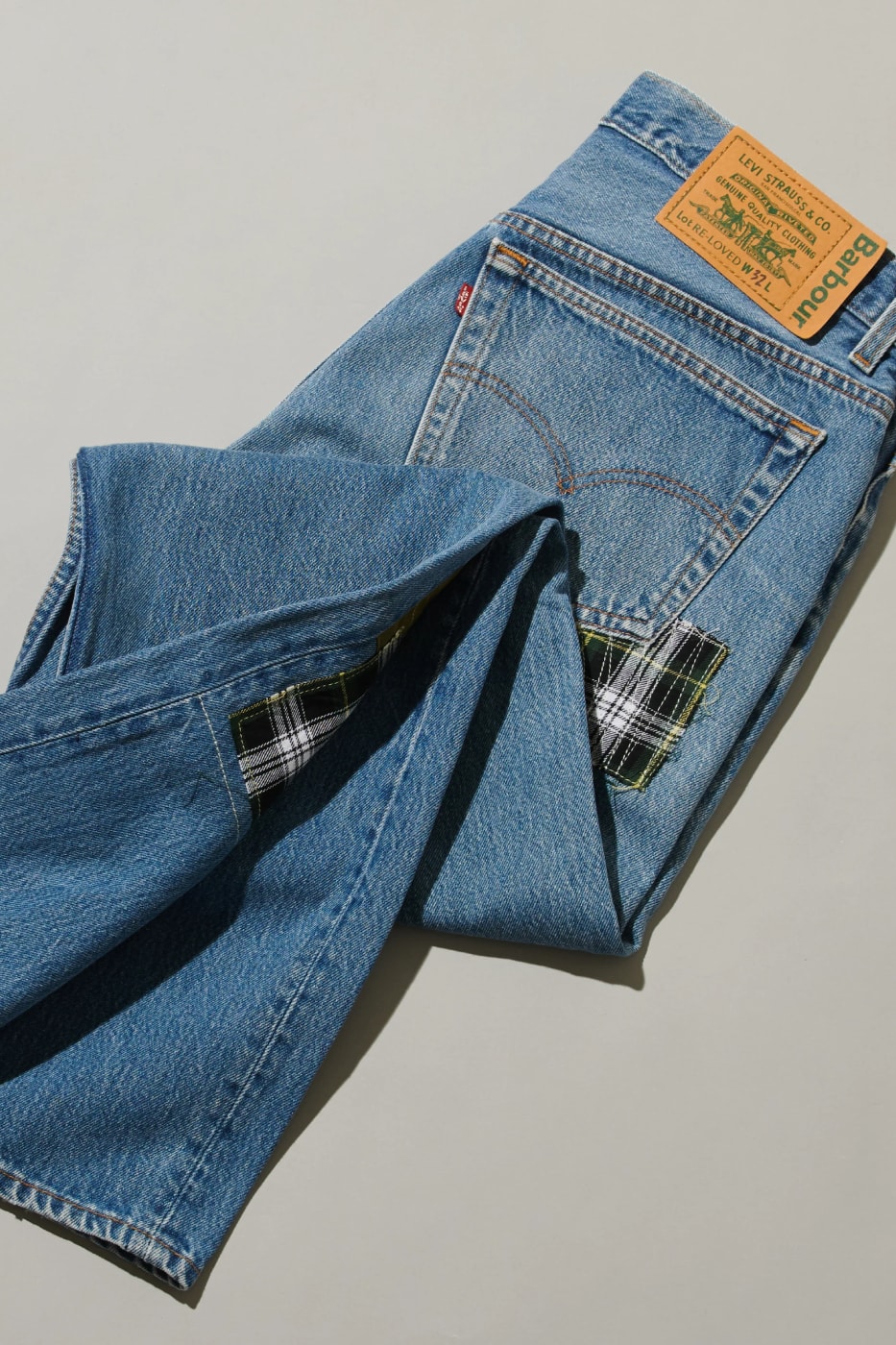 이번 주 놓치지 말아야 할 8가지 드롭: A.PRESSE, Supreme, Palace Skateboards, Levi’s, Barbour, Maison Margiela, VERDY, Mercedes-Benz, Saturdays NYC, Dickies, Ageless Galaxy, Lee, Nigel Cabourn의 위클리 드롭
