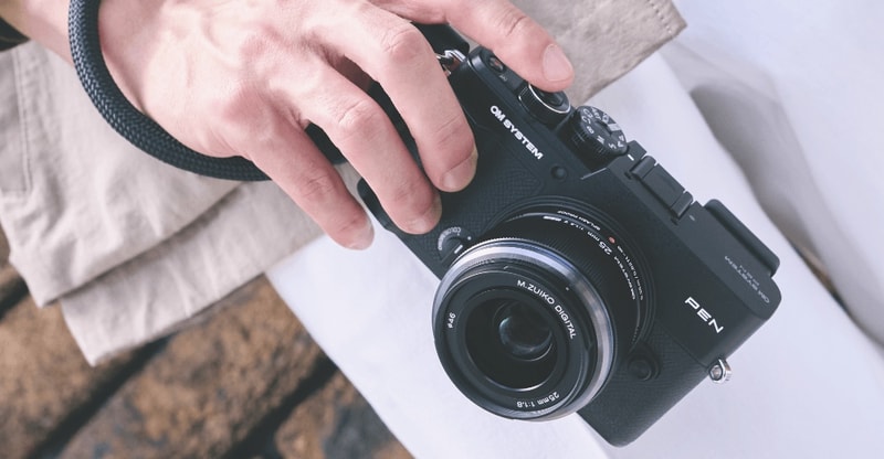 OM SYSTEM PEN camera design and features