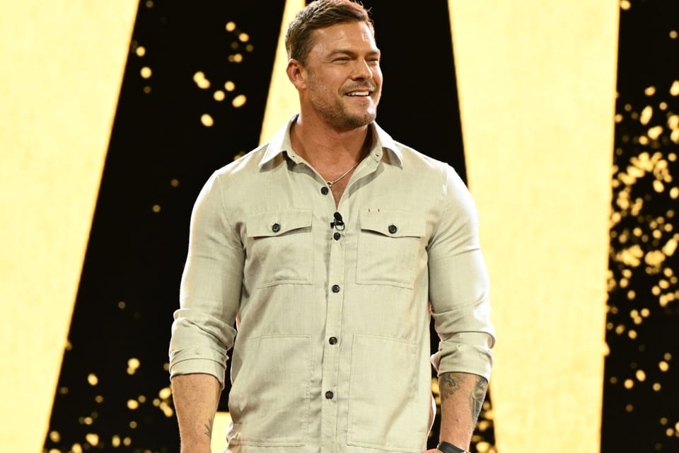 hypebeast.com - Hypebeast Newsroom - Alan Ritchson Is in Talks to Star as the Lead in Sony's 'Helldivers' Feature Film