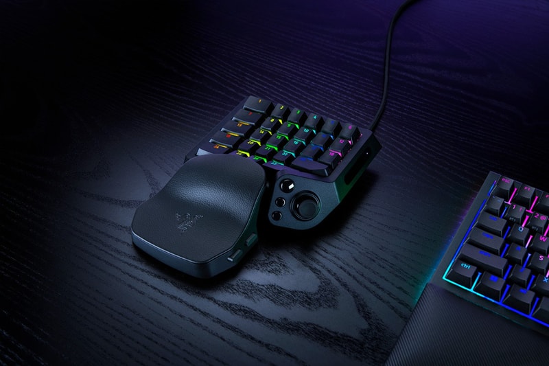 Razer Tartarus V2 Pro gaming keypad with analog optical switches and thumbstick on desk