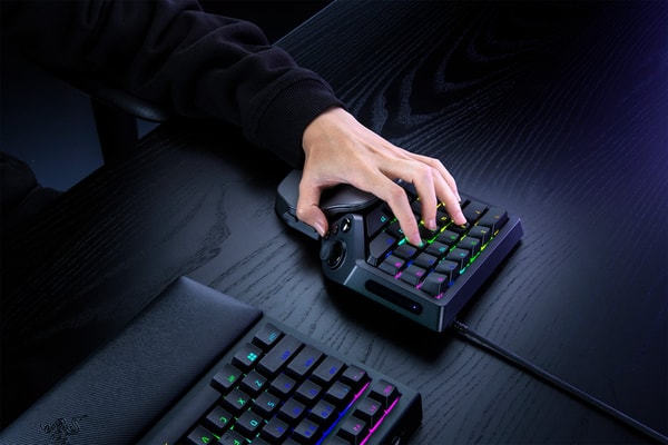 Razer Tartarus V2 Pro gaming keypad with analog optical switches and thumbstick on desk
