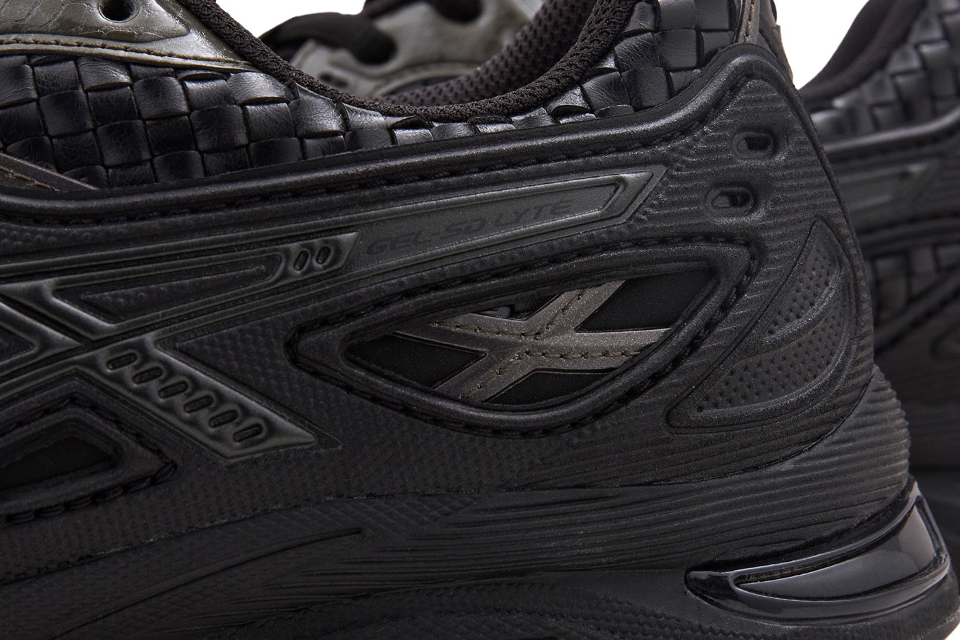 ABOVE THE CLOUDS ASICS GEL-SD-LYTE Collaboration 1203B090 001 Wide Release Info