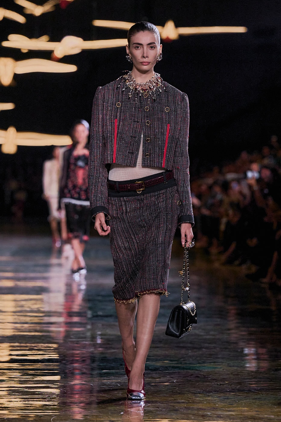 Matthieu Blazy Reimagines the Layered Legacies of Gabrielle Chanel for SS27 Nicole Kidman, Ayo Edebiri, Pedro Pascal, Kristen Wiig, Dua Lipa, and Alexa Demie britney spears gimme more flock of birds migration