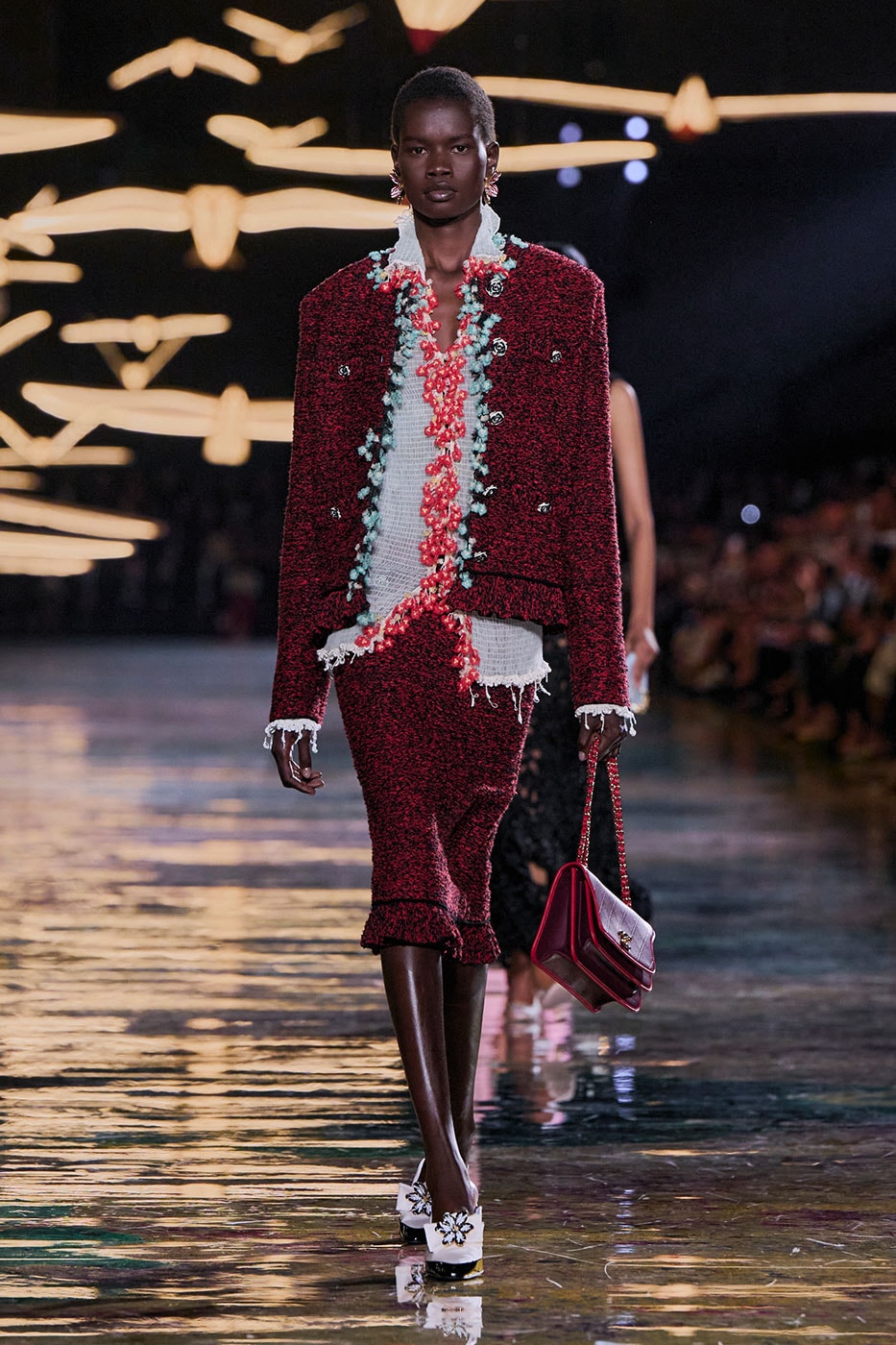 Matthieu Blazy Reimagines the Layered Legacies of Gabrielle Chanel for SS27 Nicole Kidman, Ayo Edebiri, Pedro Pascal, Kristen Wiig, Dua Lipa, and Alexa Demie britney spears gimme more flock of birds migration