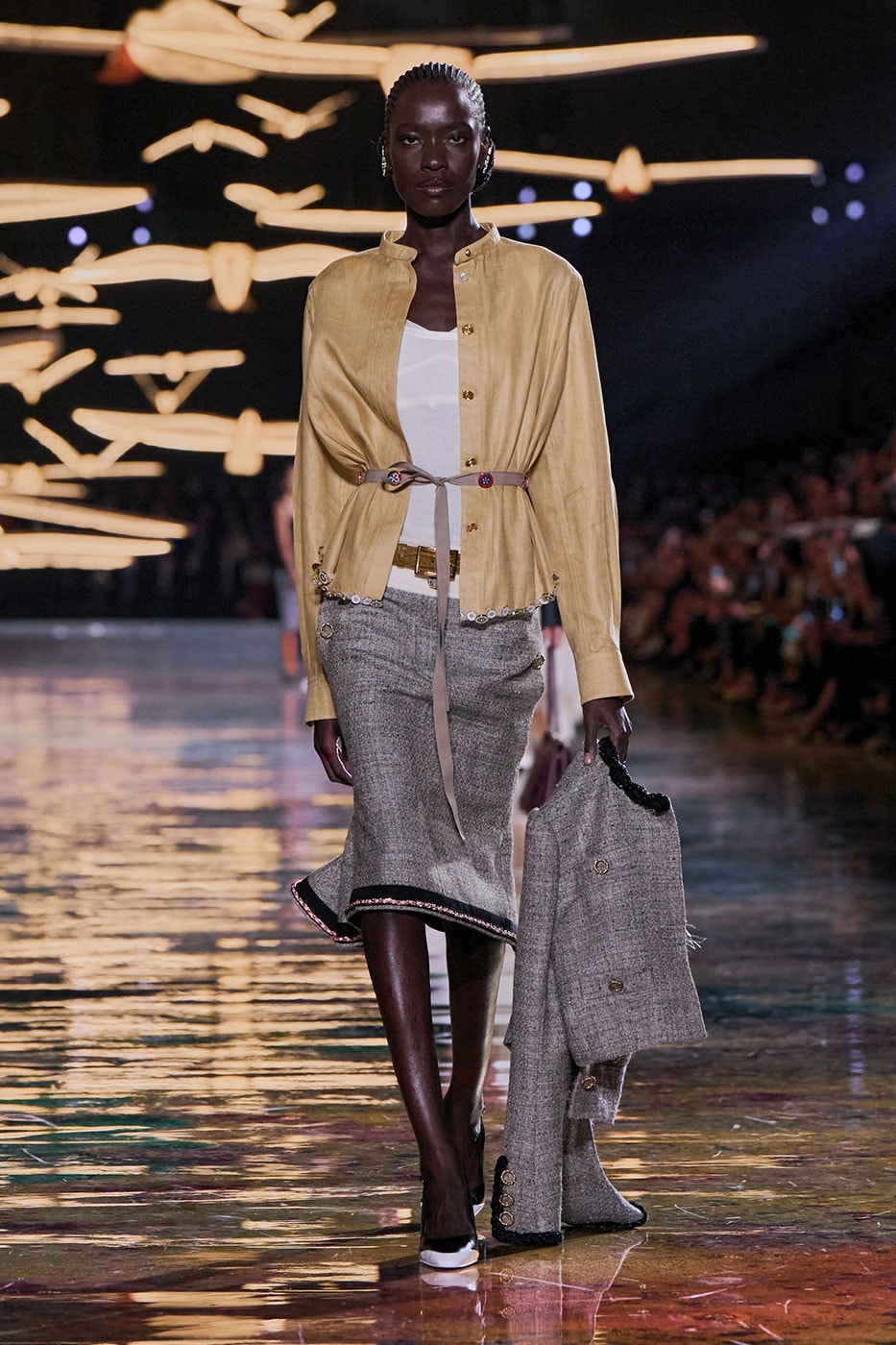 Matthieu Blazy Reimagines the Layered Legacies of Gabrielle Chanel for SS27 Nicole Kidman, Ayo Edebiri, Pedro Pascal, Kristen Wiig, Dua Lipa, and Alexa Demie britney spears gimme more flock of birds migration