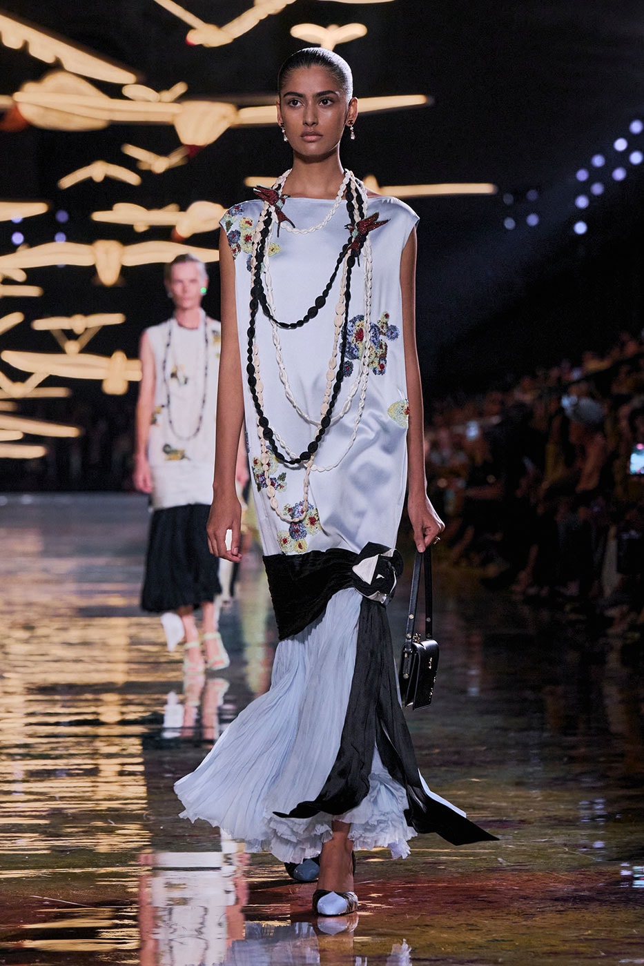 Matthieu Blazy Reimagines the Layered Legacies of Gabrielle Chanel for SS27 Nicole Kidman, Ayo Edebiri, Pedro Pascal, Kristen Wiig, Dua Lipa, and Alexa Demie britney spears gimme more flock of birds migration