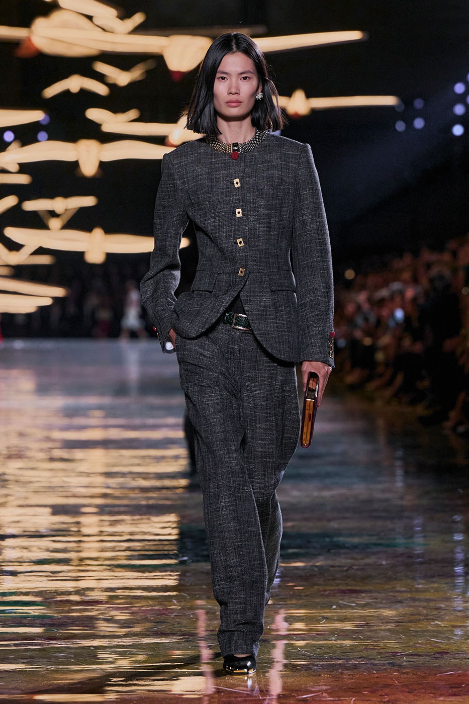 Matthieu Blazy Reimagines the Layered Legacies of Gabrielle Chanel for SS27 Nicole Kidman, Ayo Edebiri, Pedro Pascal, Kristen Wiig, Dua Lipa, and Alexa Demie britney spears gimme more flock of birds migration