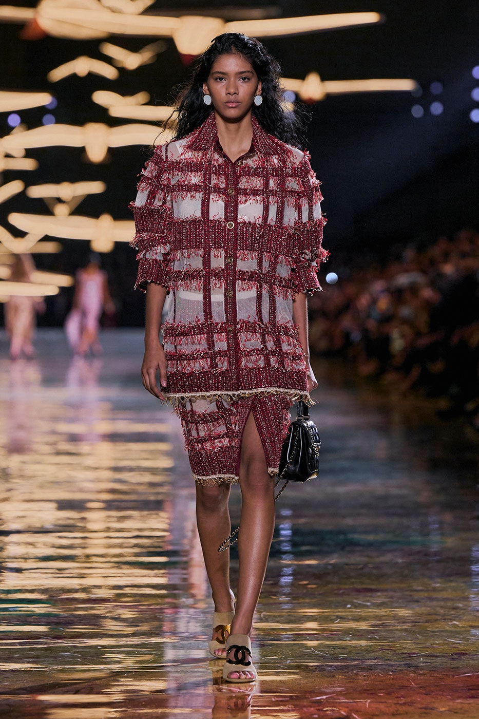 Matthieu Blazy Reimagines the Layered Legacies of Gabrielle Chanel for SS27 Nicole Kidman, Ayo Edebiri, Pedro Pascal, Kristen Wiig, Dua Lipa, and Alexa Demie britney spears gimme more flock of birds migration