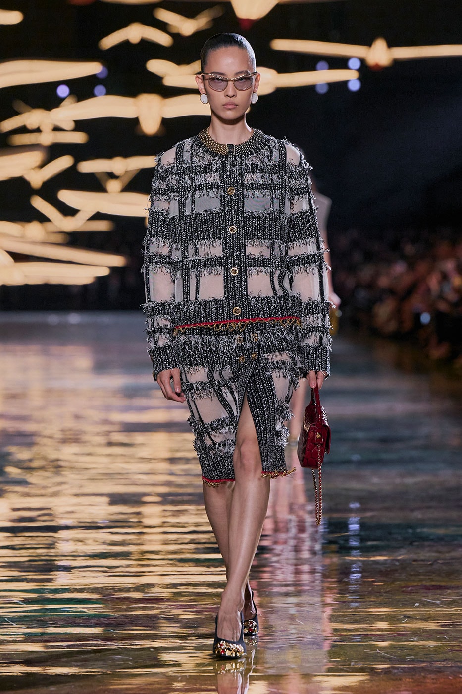 Matthieu Blazy Reimagines the Layered Legacies of Gabrielle Chanel for SS27 Nicole Kidman, Ayo Edebiri, Pedro Pascal, Kristen Wiig, Dua Lipa, and Alexa Demie britney spears gimme more flock of birds migration