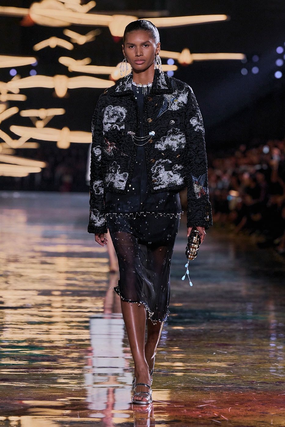Matthieu Blazy Reimagines the Layered Legacies of Gabrielle Chanel for SS27 Nicole Kidman, Ayo Edebiri, Pedro Pascal, Kristen Wiig, Dua Lipa, and Alexa Demie britney spears gimme more flock of birds migration