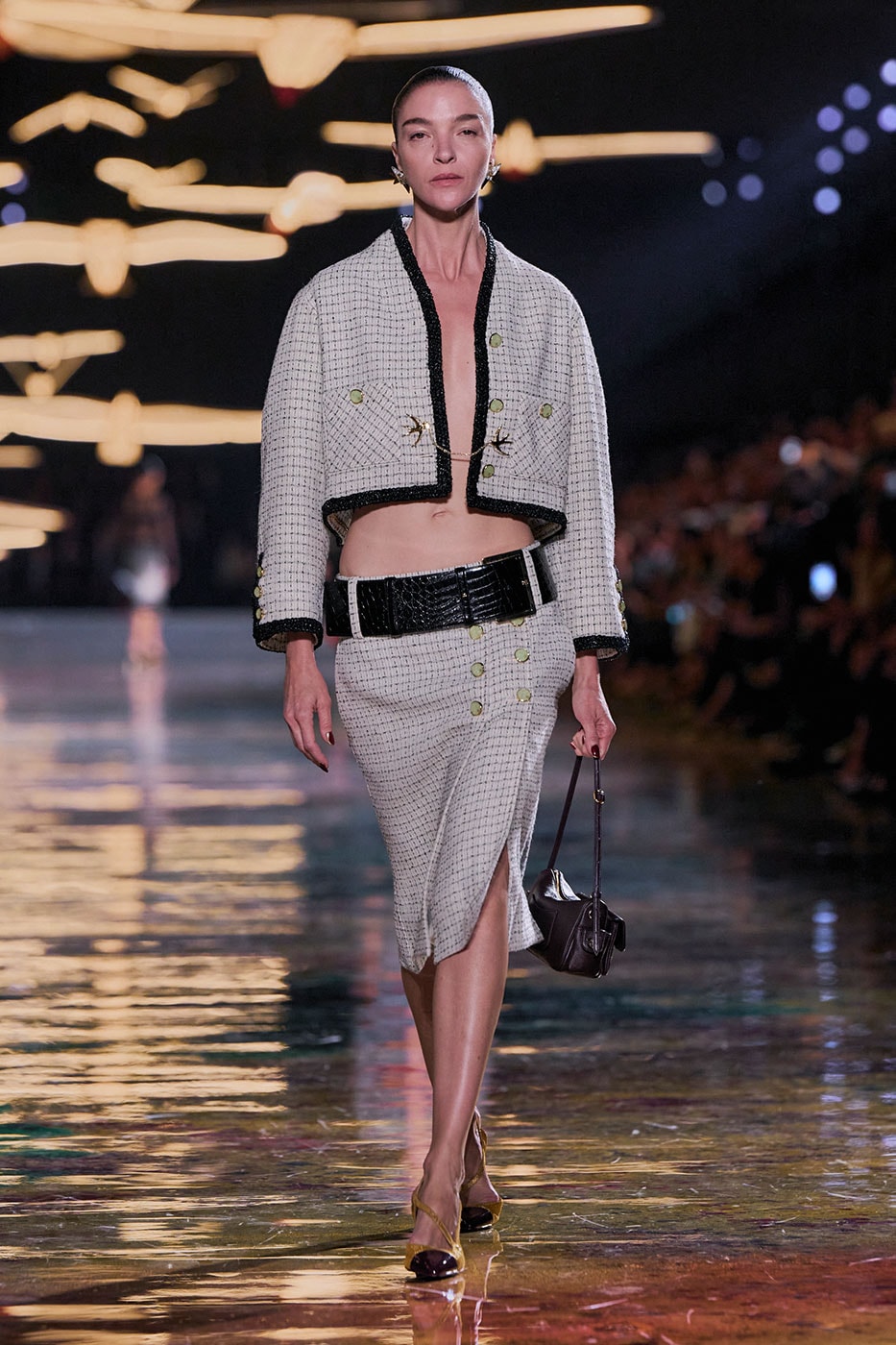 Matthieu Blazy Reimagines the Layered Legacies of Gabrielle Chanel for SS27 Nicole Kidman, Ayo Edebiri, Pedro Pascal, Kristen Wiig, Dua Lipa, and Alexa Demie britney spears gimme more flock of birds migration
