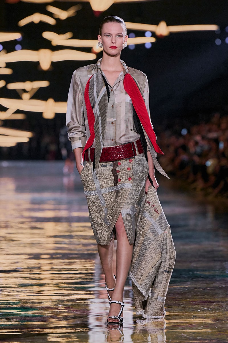 Matthieu Blazy Reimagines the Layered Legacies of Gabrielle Chanel for SS27 Nicole Kidman, Ayo Edebiri, Pedro Pascal, Kristen Wiig, Dua Lipa, and Alexa Demie britney spears gimme more flock of birds migration