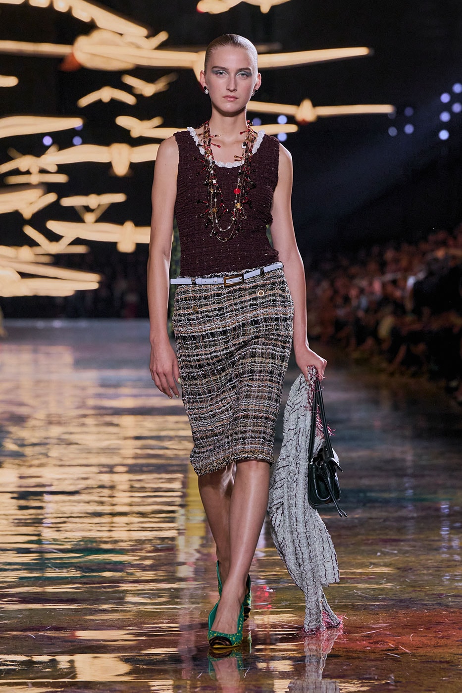 Matthieu Blazy Reimagines the Layered Legacies of Gabrielle Chanel for SS27 Nicole Kidman, Ayo Edebiri, Pedro Pascal, Kristen Wiig, Dua Lipa, and Alexa Demie britney spears gimme more flock of birds migration