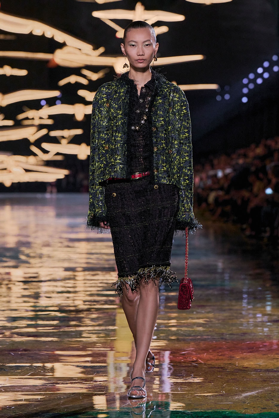 Matthieu Blazy Reimagines the Layered Legacies of Gabrielle Chanel for SS27 Nicole Kidman, Ayo Edebiri, Pedro Pascal, Kristen Wiig, Dua Lipa, and Alexa Demie britney spears gimme more flock of birds migration