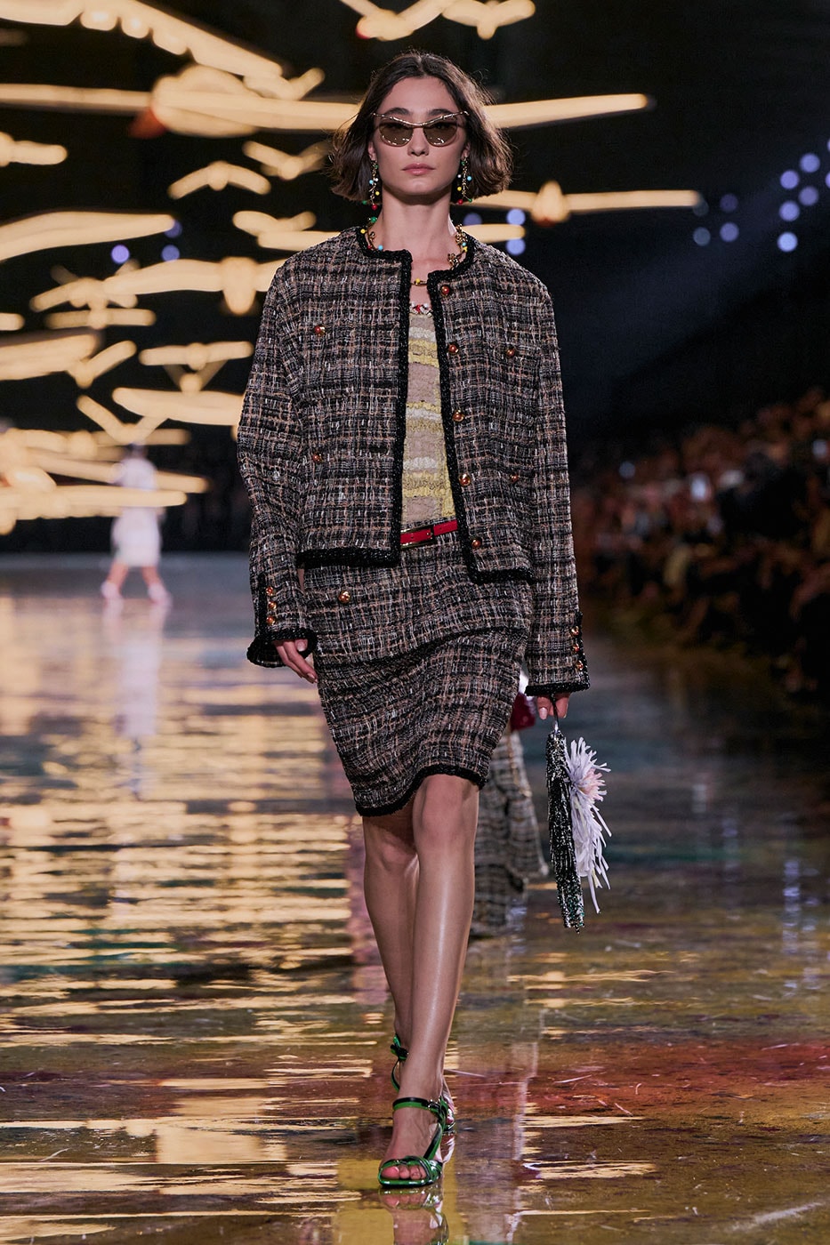 Matthieu Blazy Reimagines the Layered Legacies of Gabrielle Chanel for SS27 Nicole Kidman, Ayo Edebiri, Pedro Pascal, Kristen Wiig, Dua Lipa, and Alexa Demie britney spears gimme more flock of birds migration