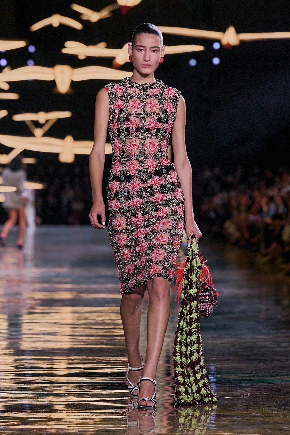 Matthieu Blazy Reimagines the Layered Legacies of Gabrielle Chanel for SS27 Nicole Kidman, Ayo Edebiri, Pedro Pascal, Kristen Wiig, Dua Lipa, and Alexa Demie britney spears gimme more flock of birds migration