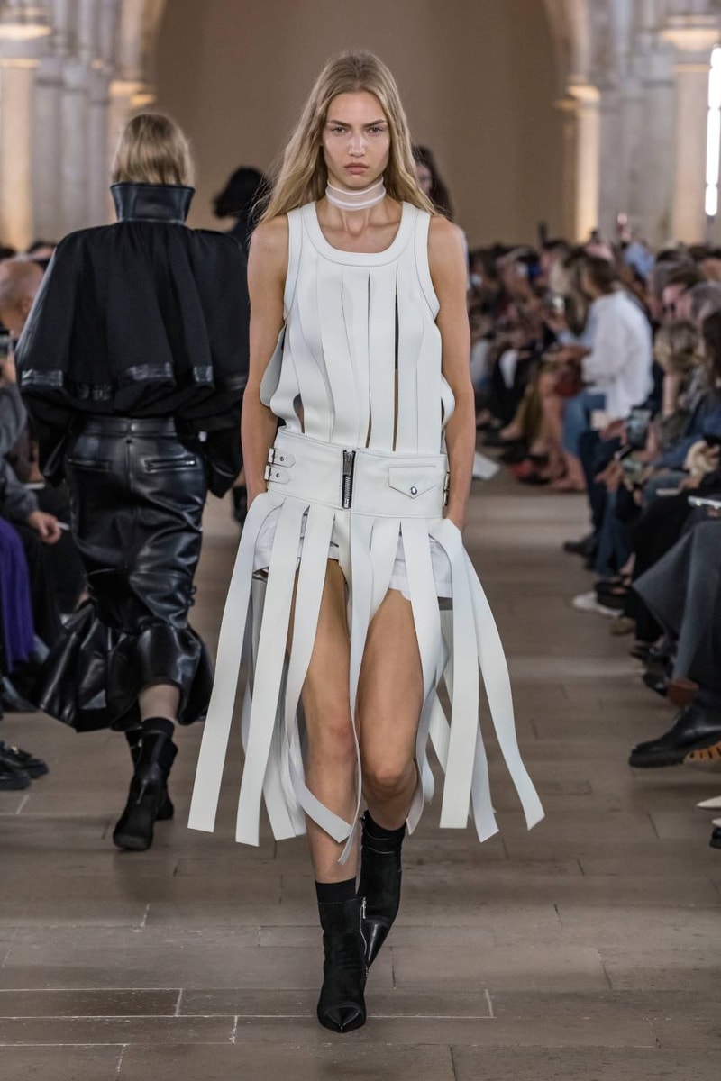 sacai Chitose Abe Spring/Summer 2027 Womenswear Collection Runway Paris Fashion Week 