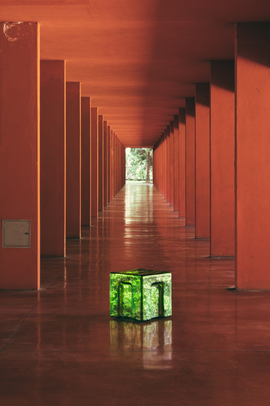 6:AM “Batch” Modular Glass Collection Info Furniture