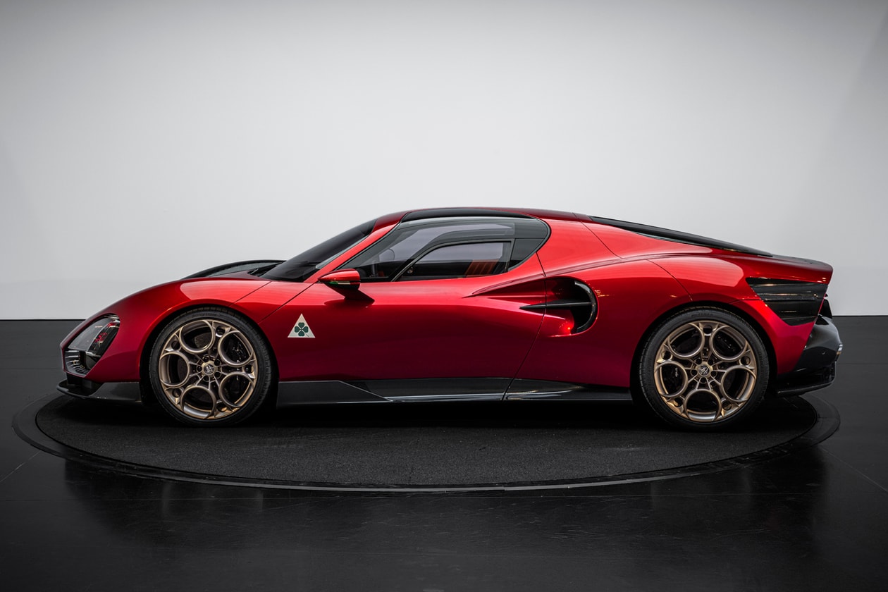 Alfa Romeo Cuorerosso Concept at Paris Motor Show 33 Stradale Red Heart Gold Concept