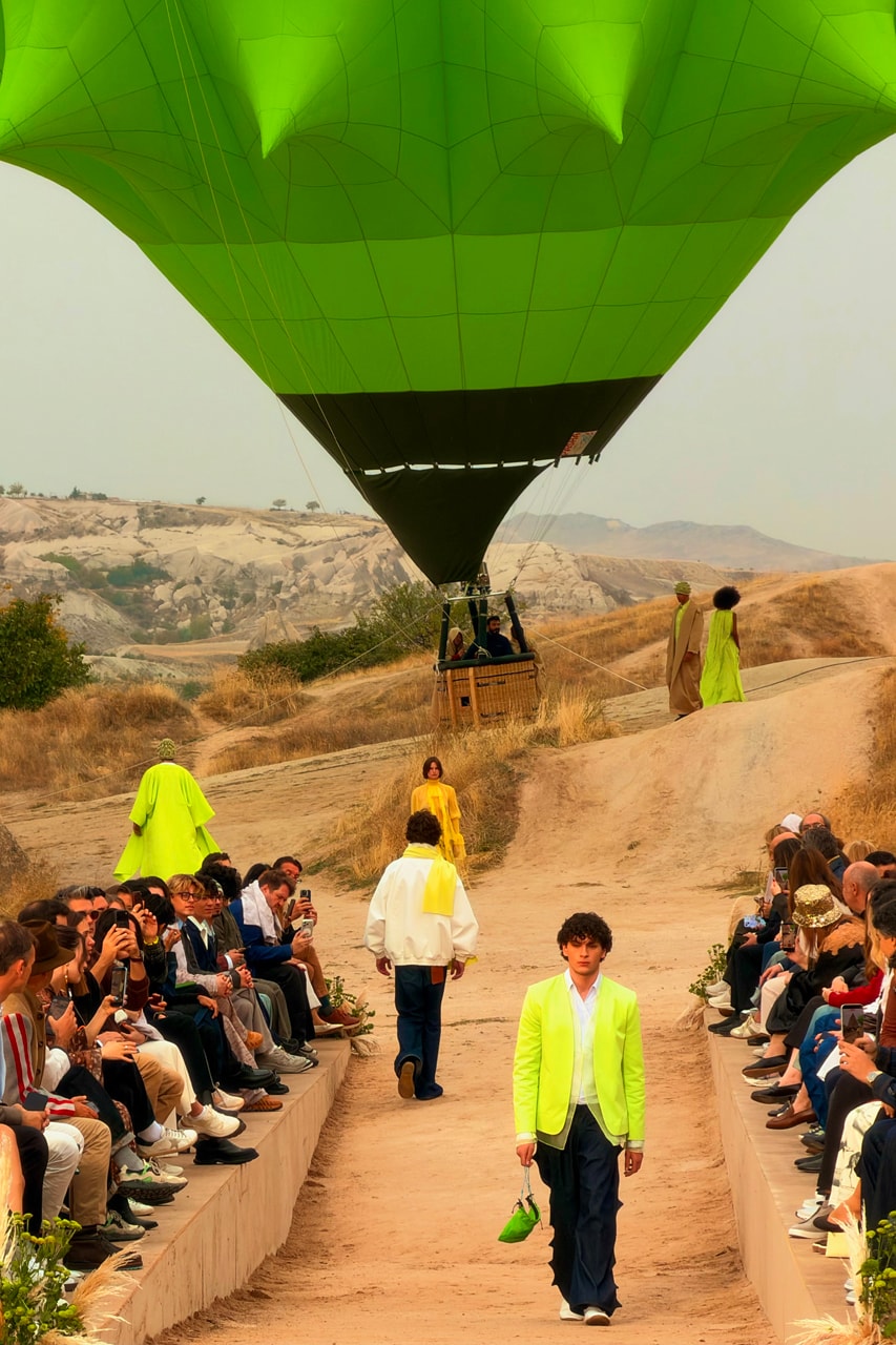 Les Benjamins & Apple "From Earth to Sky" Runway Show