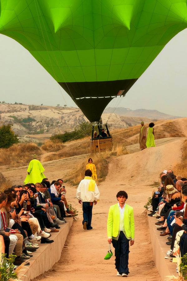Les Benjamins & Apple "From Earth to Sky" Runway Show