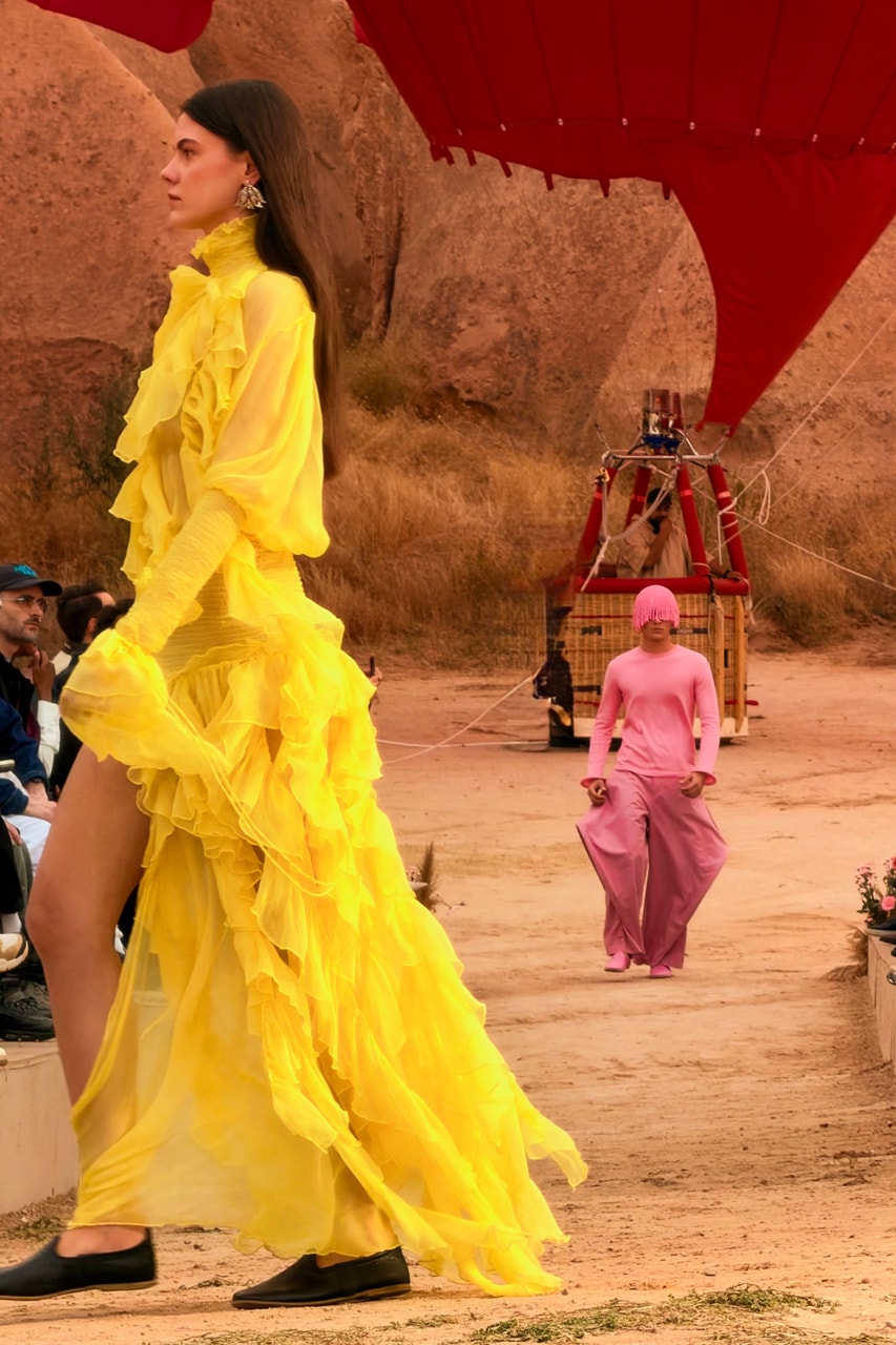 Les Benjamins & Apple "From Earth to Sky" Runway Show