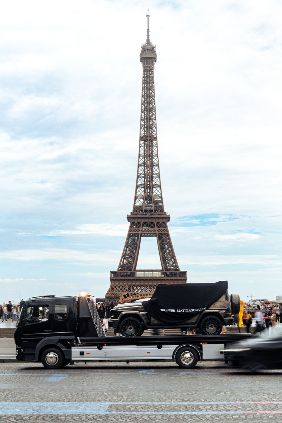 A Pearl-Covered BRABUS SUPERBLACK G800 Teased a MATTIASGOLLIN Collaboration at Paris Fashion Week ss27