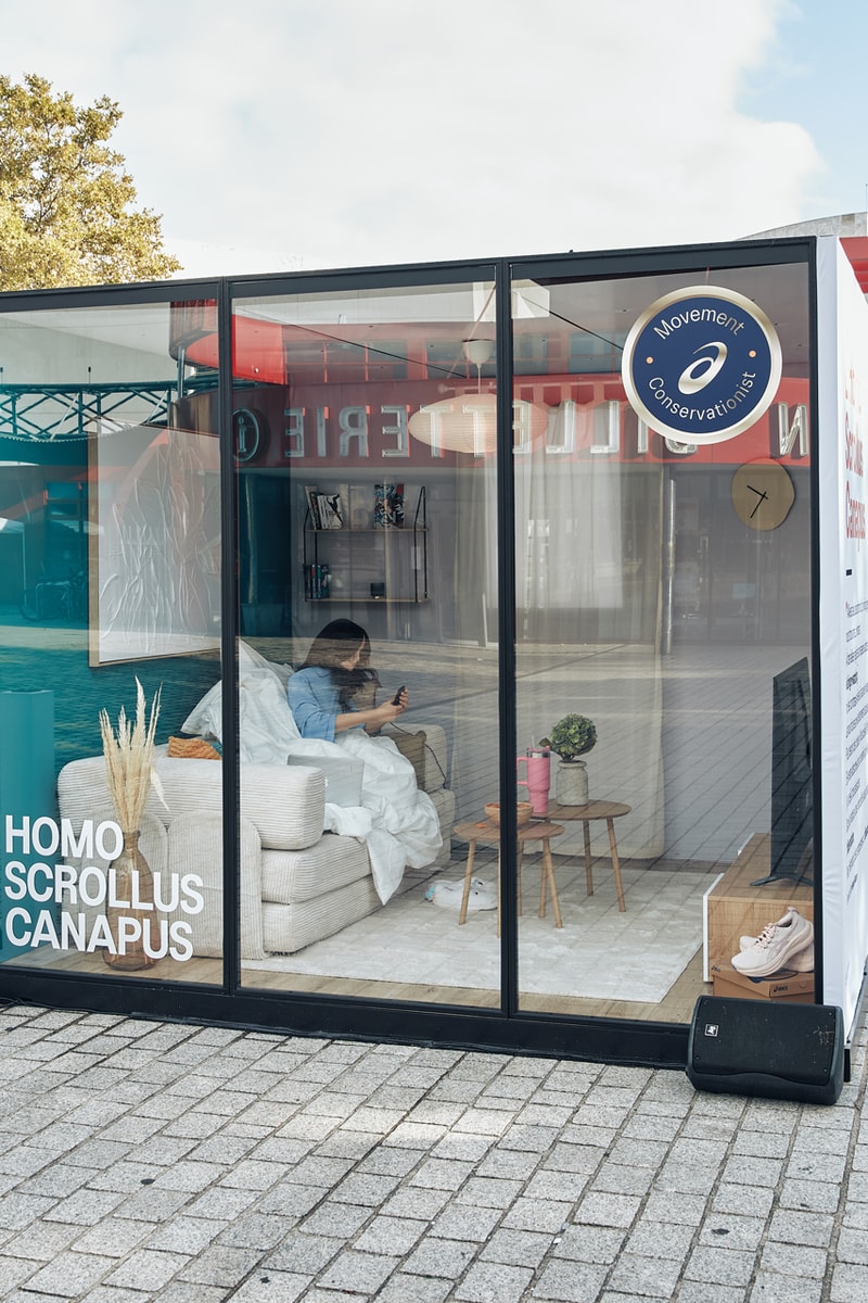 asics pop up paris homo scrollus canapus diorama human species movement mind mental health la villette installation doom scrolling screens 