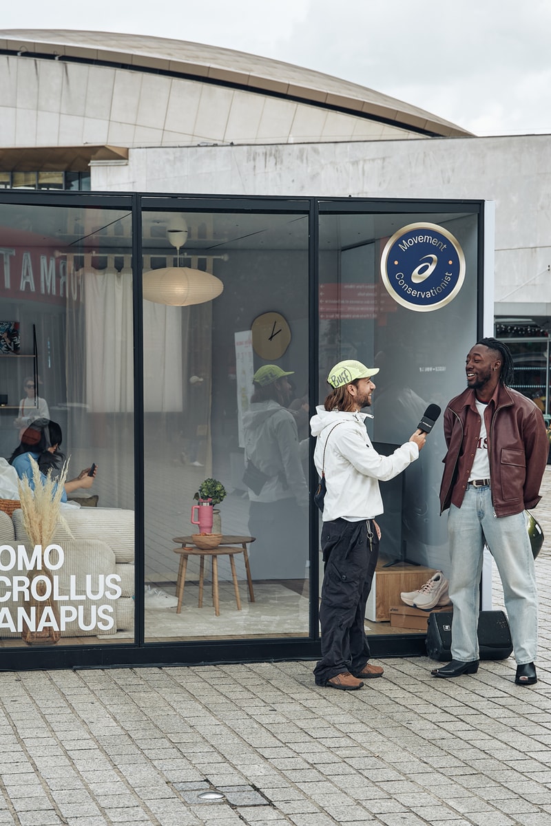 asics pop up paris homo scrollus canapus diorama human species movement mind mental health la villette installation doom scrolling screens 