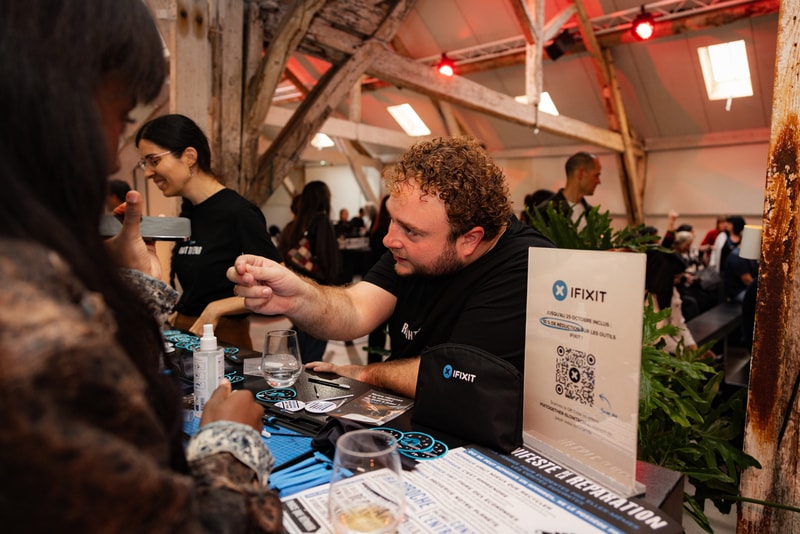 back market slow tech summit paris event smartphones refurbished tech marketplace second hand environment raw materials workshops ube boobey lecronachedidave exhibition