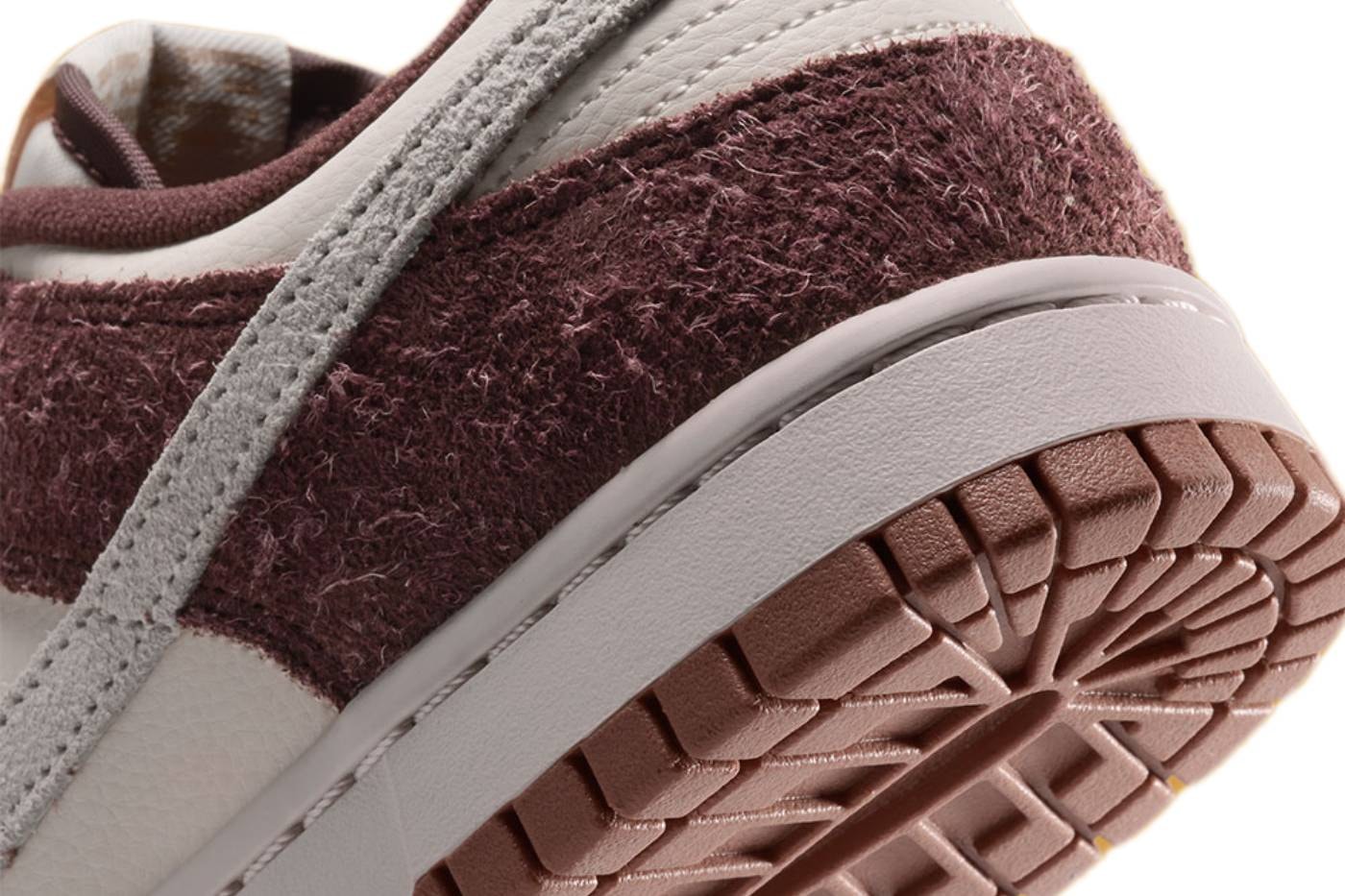 Nike Dunk Low Basketball Charm ja3772-658 Official Images