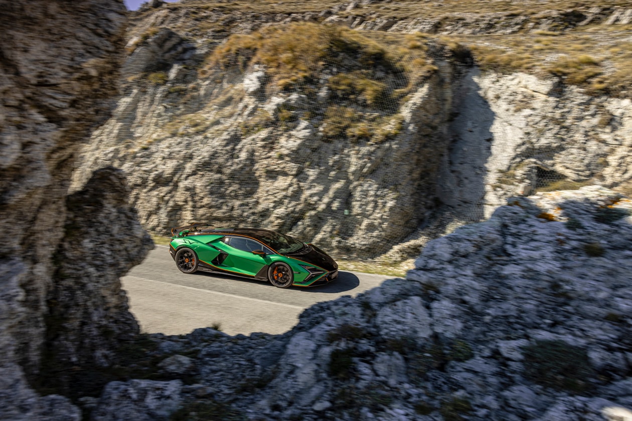 Lamborghini Revuelto SV Is the Smartest Hardcore Track Car
