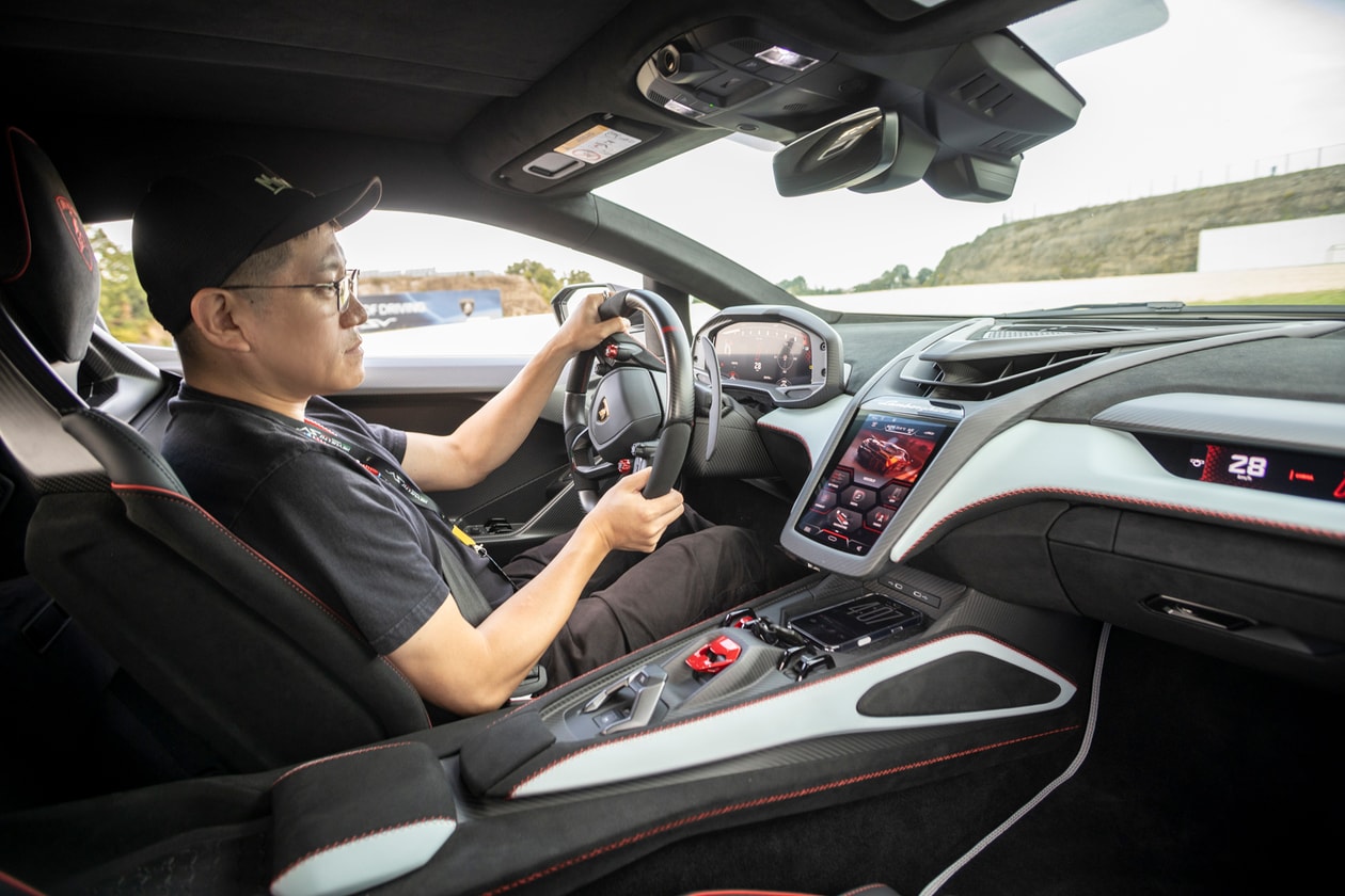 Lamborghini Revuelto SV Is the Smartest Hardcore Track Car