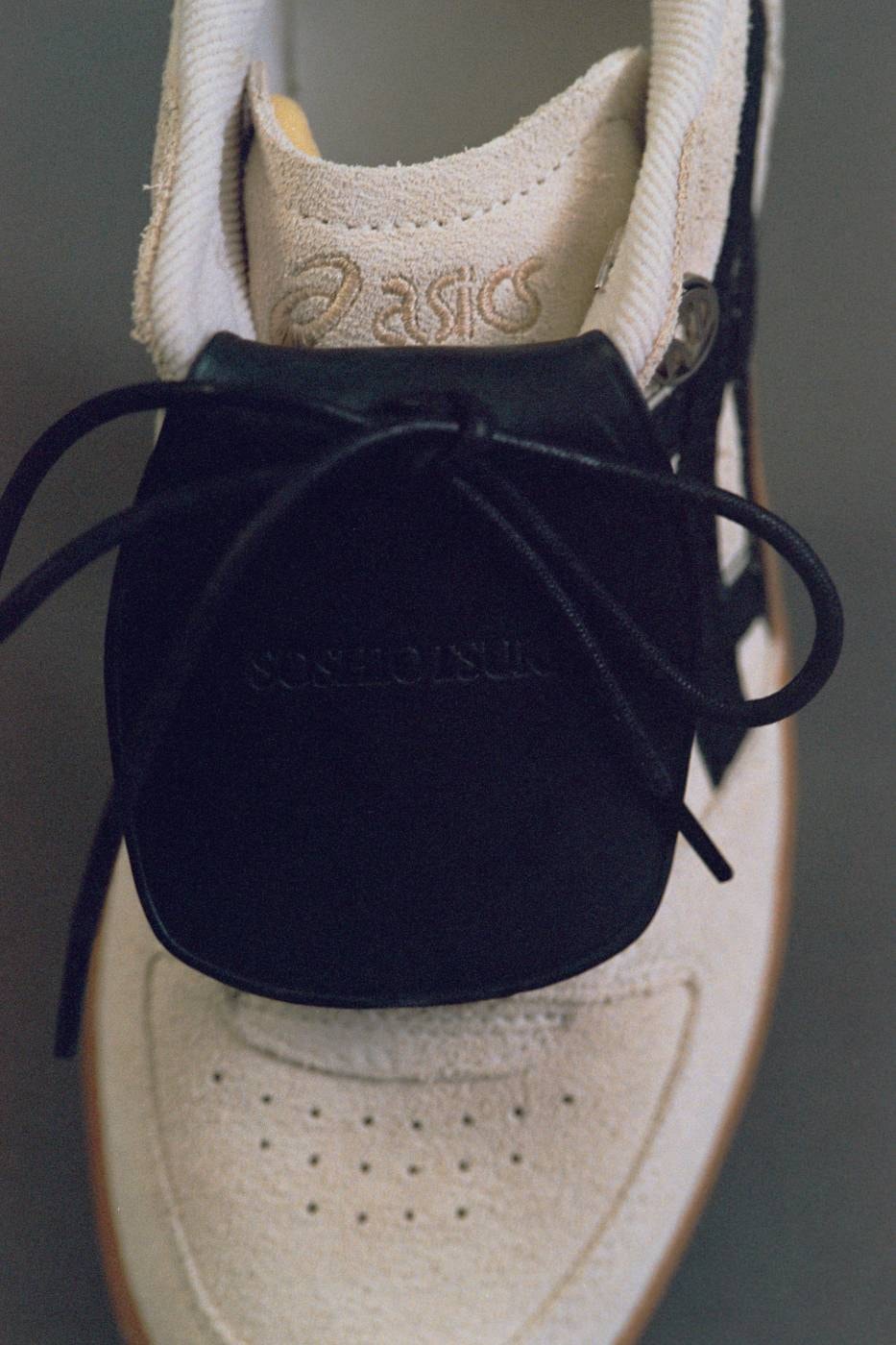 SOSHIOTSUKI ASICS SKYHAND OG Oatmeal/Black 1203A452-250 Collaboration Release Info 