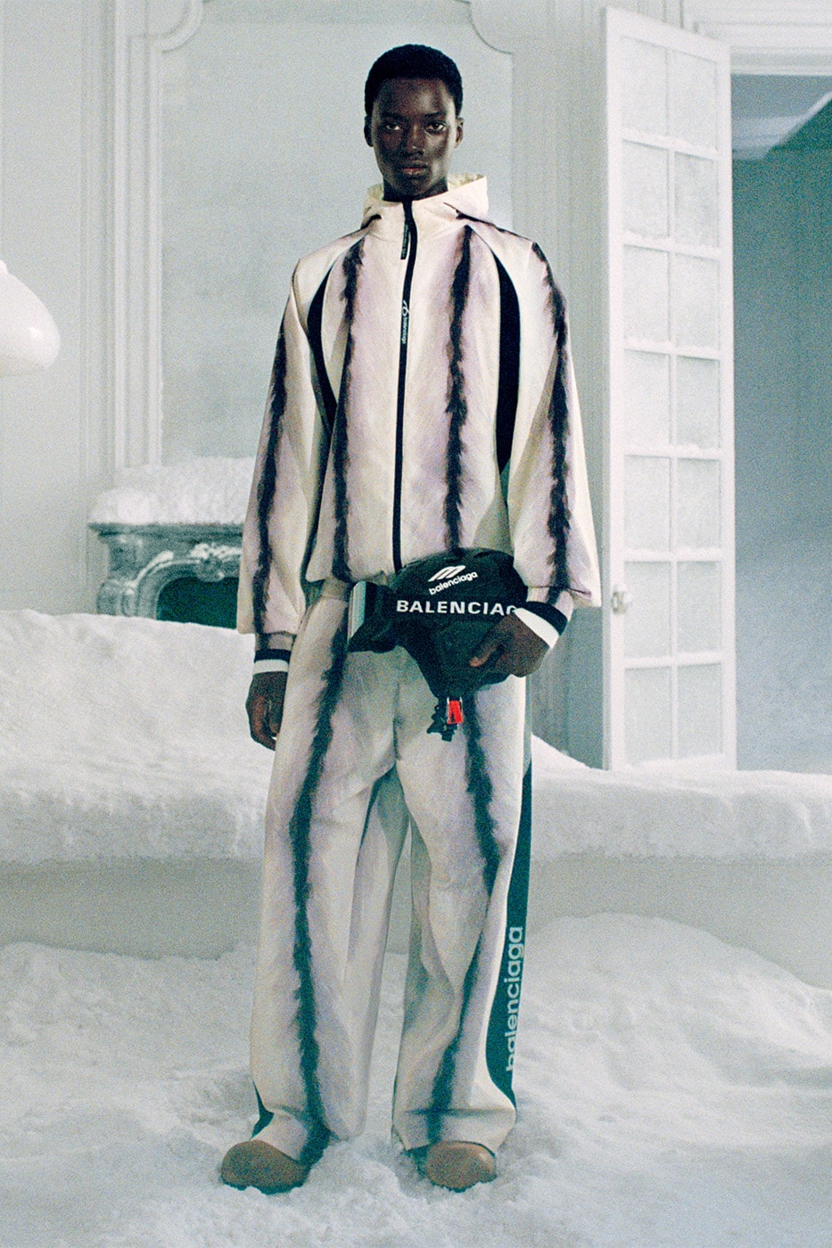Balenciaga Unveils Its 2026 Skiwear Campaign Under Pierpaolo Piccioli Balenciaga Unveils Its 2026 Skiwear Campaign Under Pierpaolo Piccioli