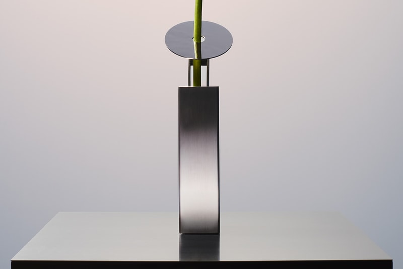 REdDUOs STEM VASE Is Built for Just One Flower