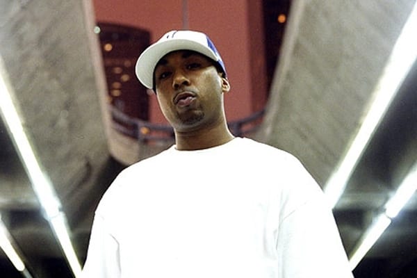 MED featuring Aloe Blacc - Hold U