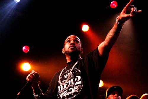 Lloyd Banks featuring Jim Jones - Fly Like The Wind
