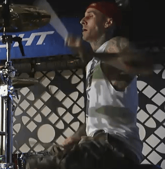 Travis Barker featuring Game & Swizz Beatz – Can a Drummer Get Some (Jimmy Kimmel Live)