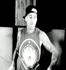 Travis Barker featuring the Clipse - Come N Get It