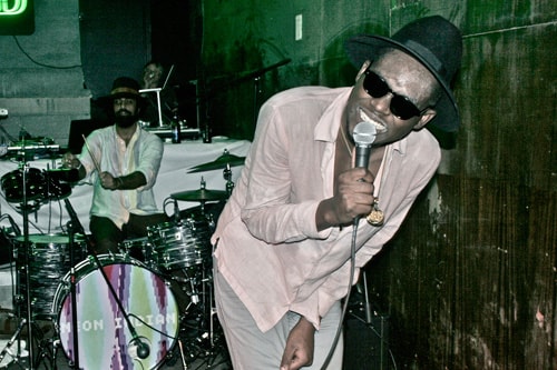 Theophilus London featuring Devonte Hynes - Century Girl