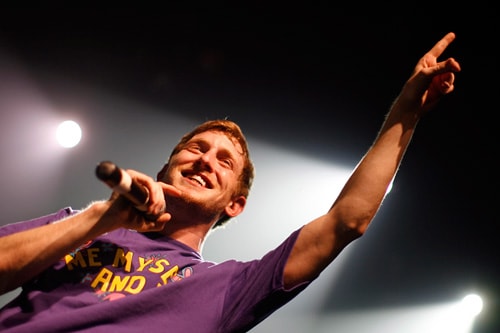 Asher Roth featuring Akon - Last Man Standing (Preview)