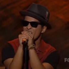 Bruno Mars - The Lazy Song (American Idol Performance)