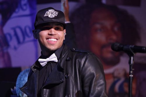 Chris Brown - Talk Ya Ear Off