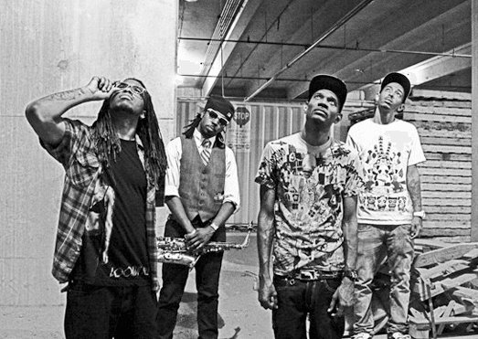 Hollyweerd featuring Yelawolf - Buss It