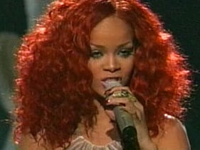 Rihanna - California King Bed (American Idol Performance)