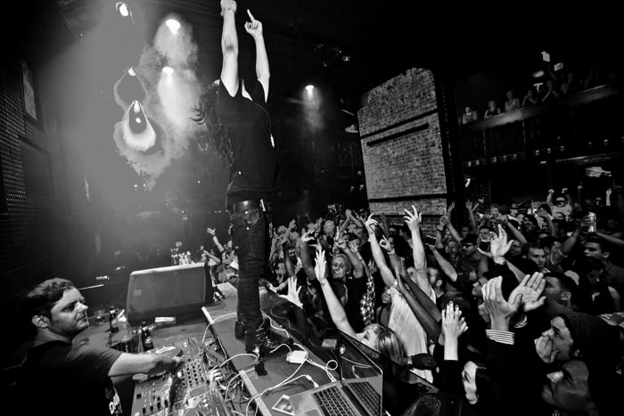 Korn featuring Skrillex - Get Up