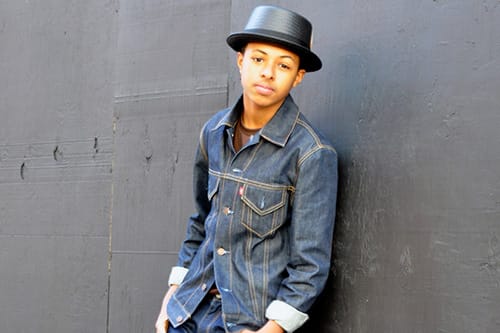 Diggy Simmons featuring Bruno Mars – Click Clack Away